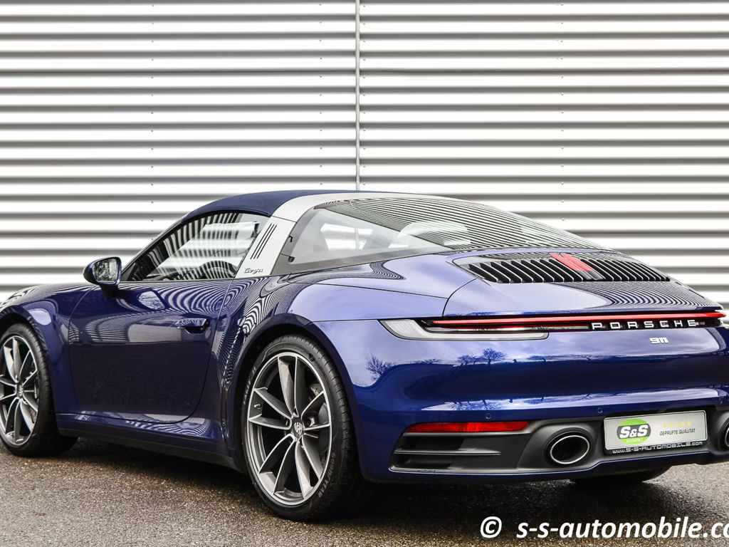 Porsche 992
