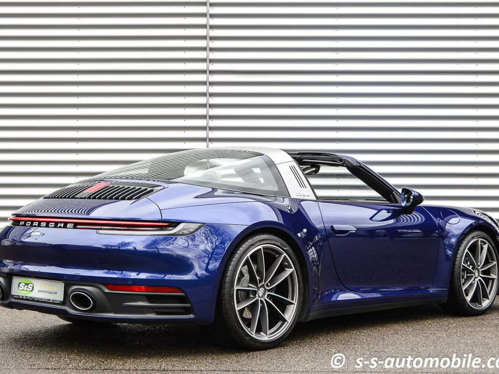 Porsche 992