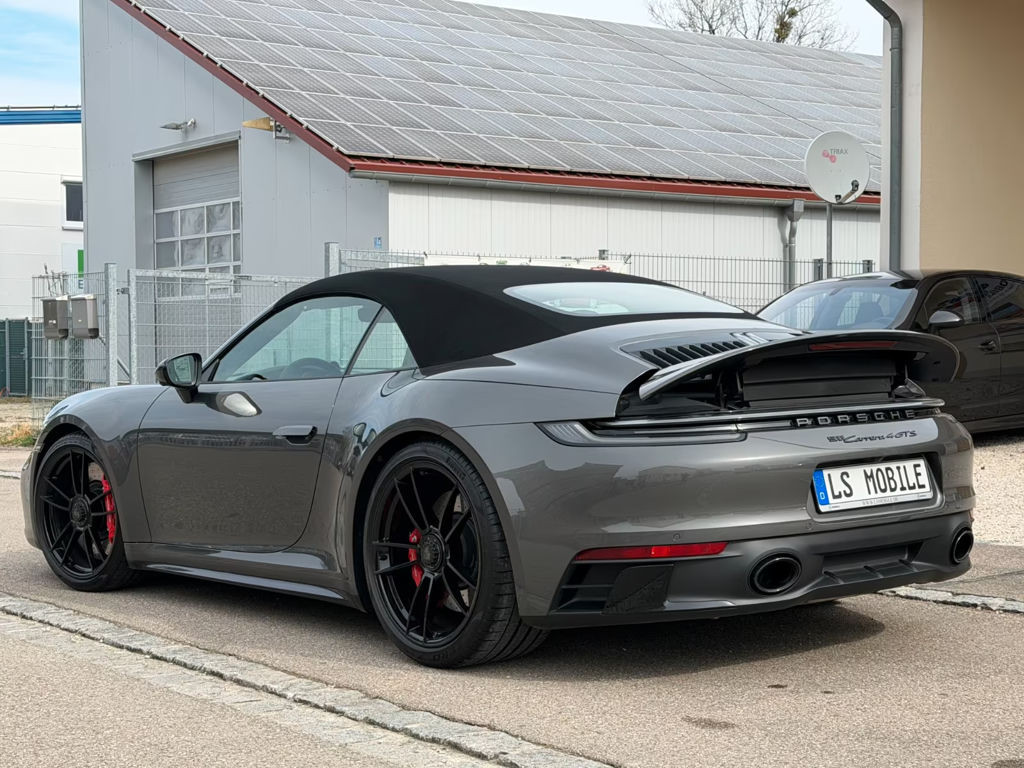 Porsche 992
