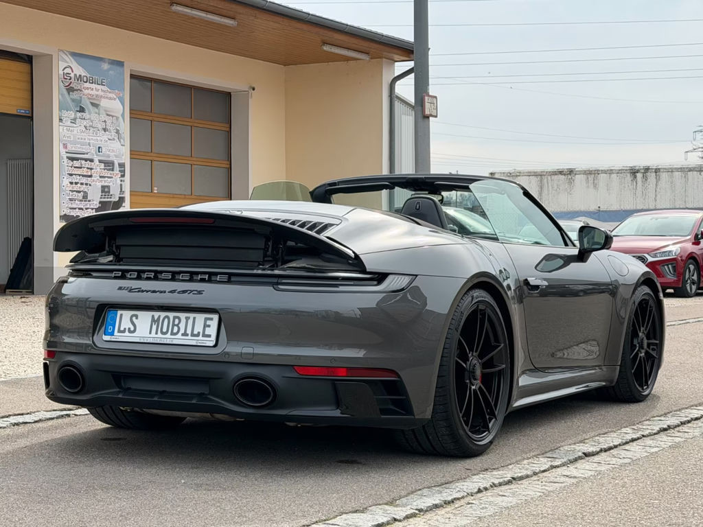 Porsche 992