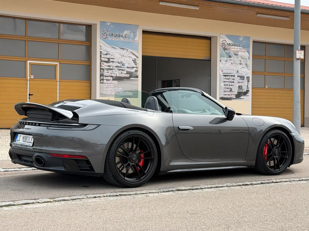 Porsche 992