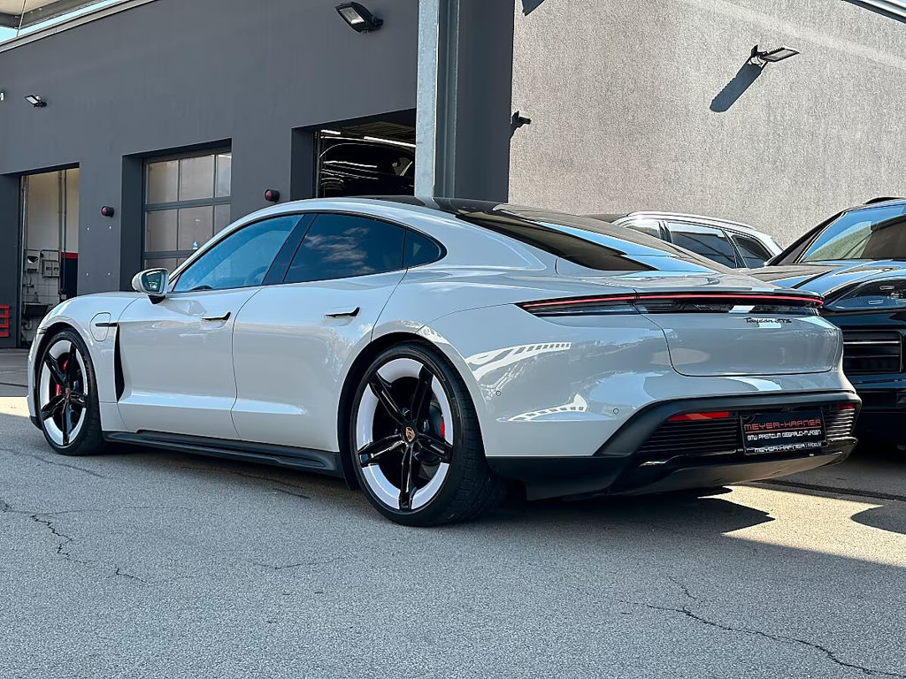 Porsche Taycan