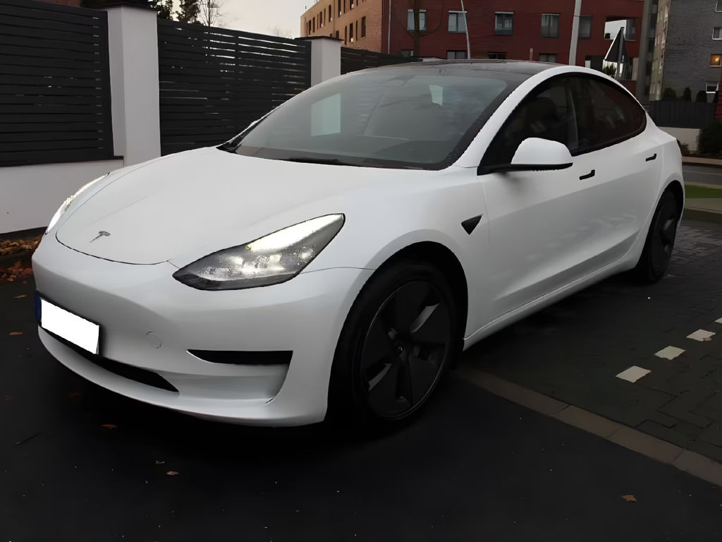 Tesla Model 3 RWD