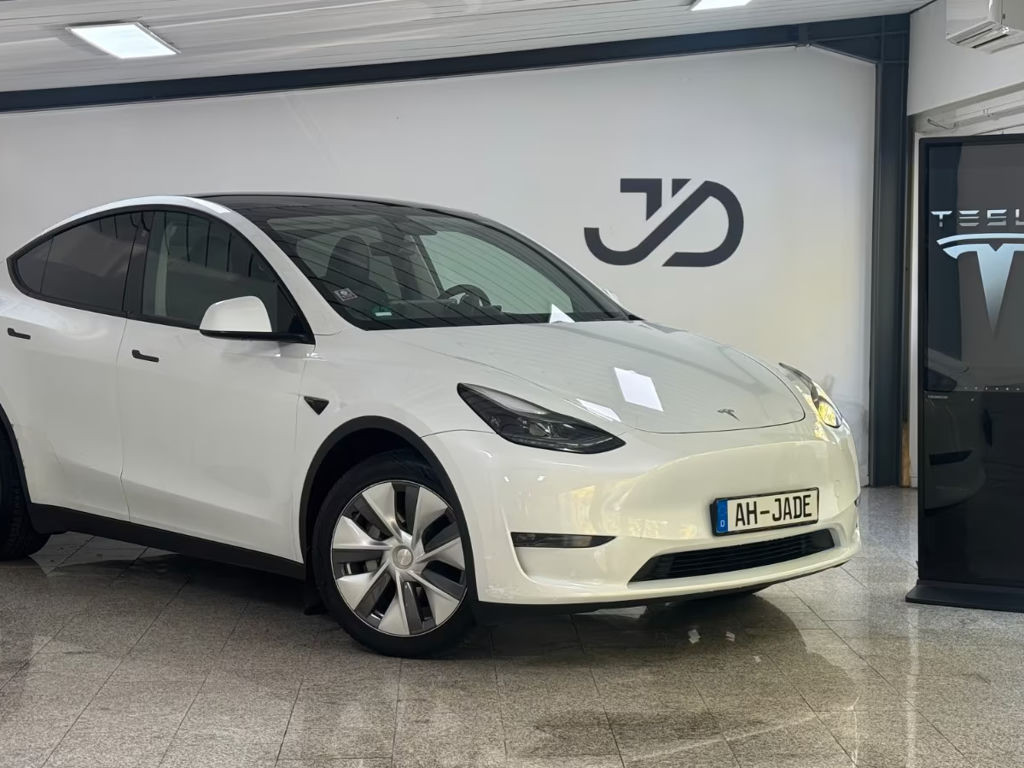 Tesla Model Y Long Range Dual Motor AWD