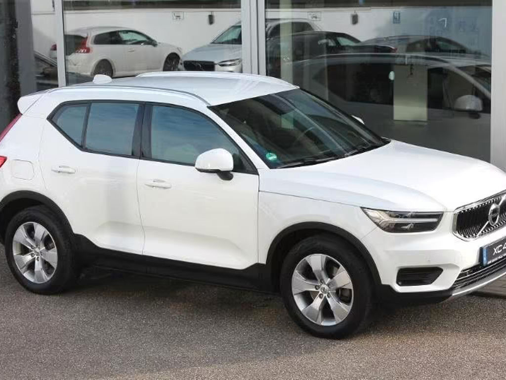Volvo XC40 Momentum