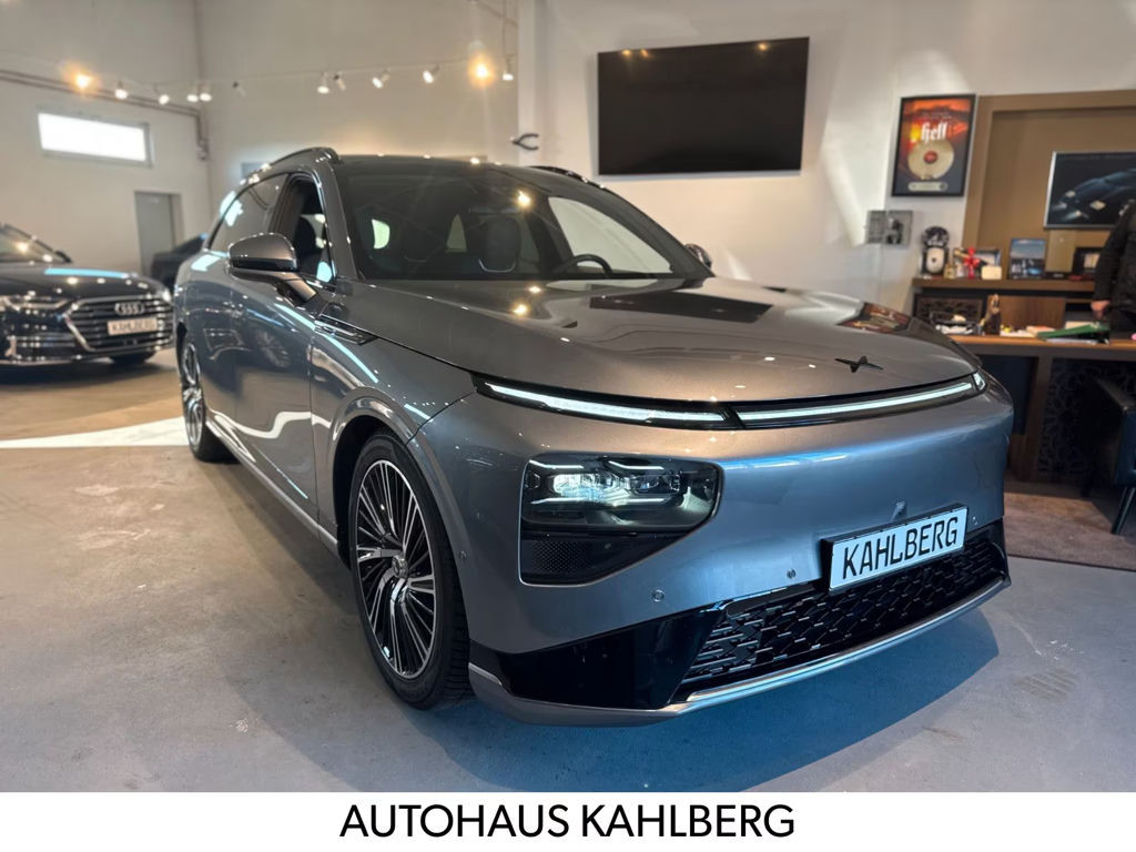 Xpeng G9