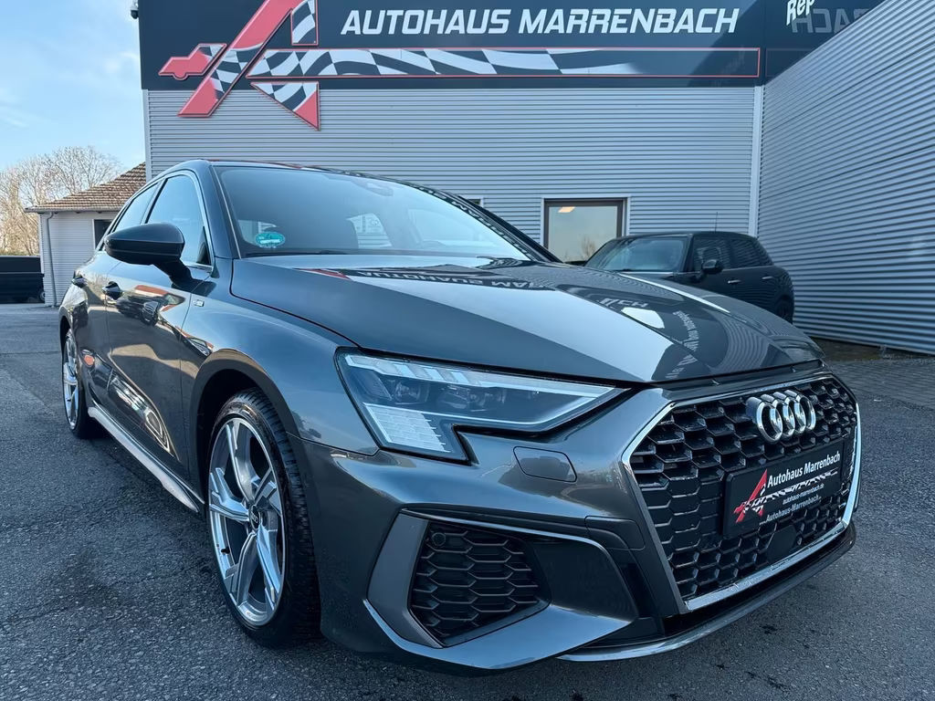 Audi A3 Sportback Sedan S-Line 35 TFSI