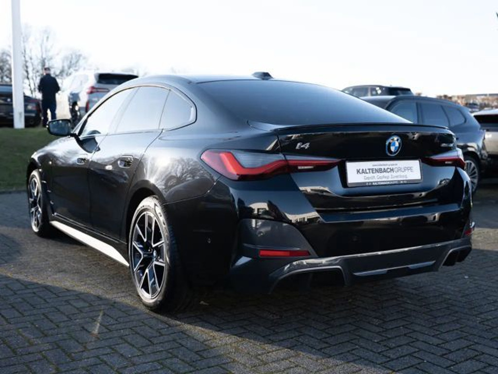 BMW i4