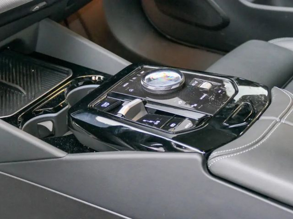 BMW i5 M-Sport Sedan