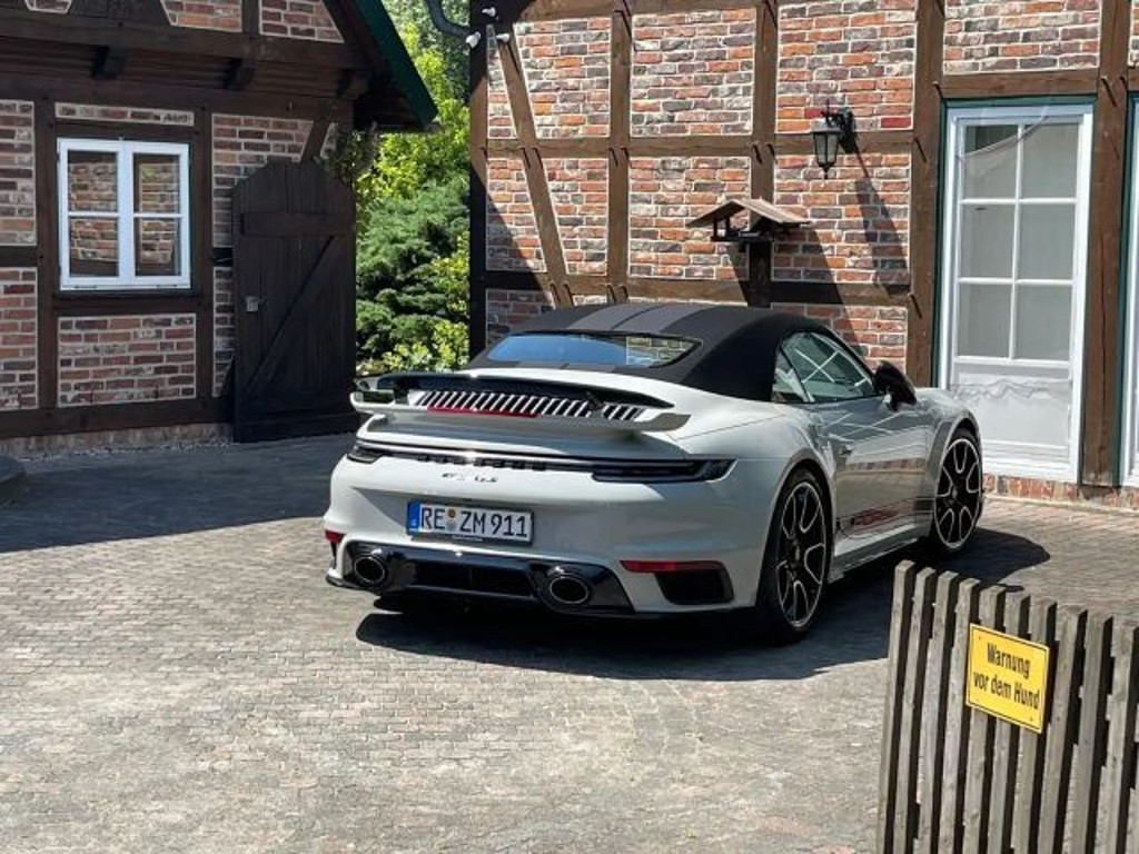 Porsche 992