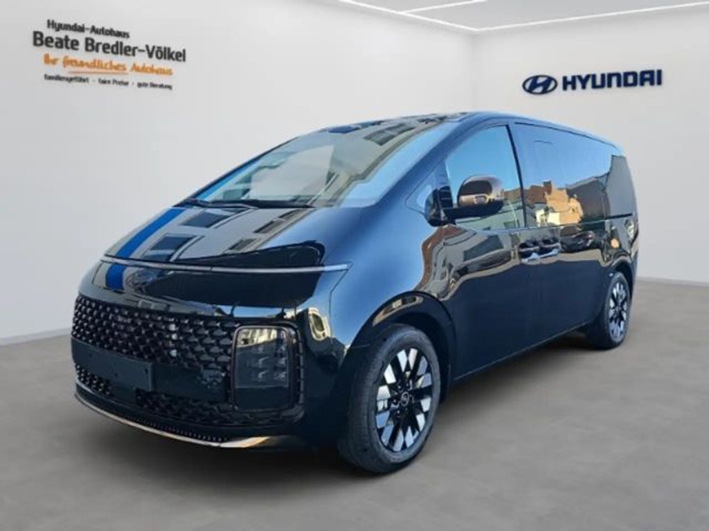 Hyundai Staria Signature