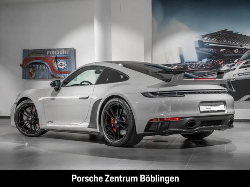 Porsche 992