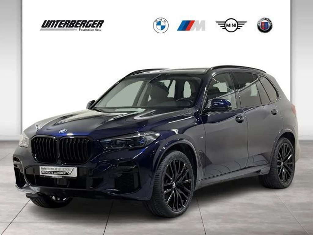 BMW X5 M50i