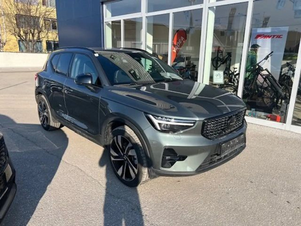 Volvo XC40 Plus Dark