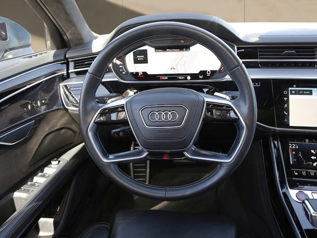 Audi S8