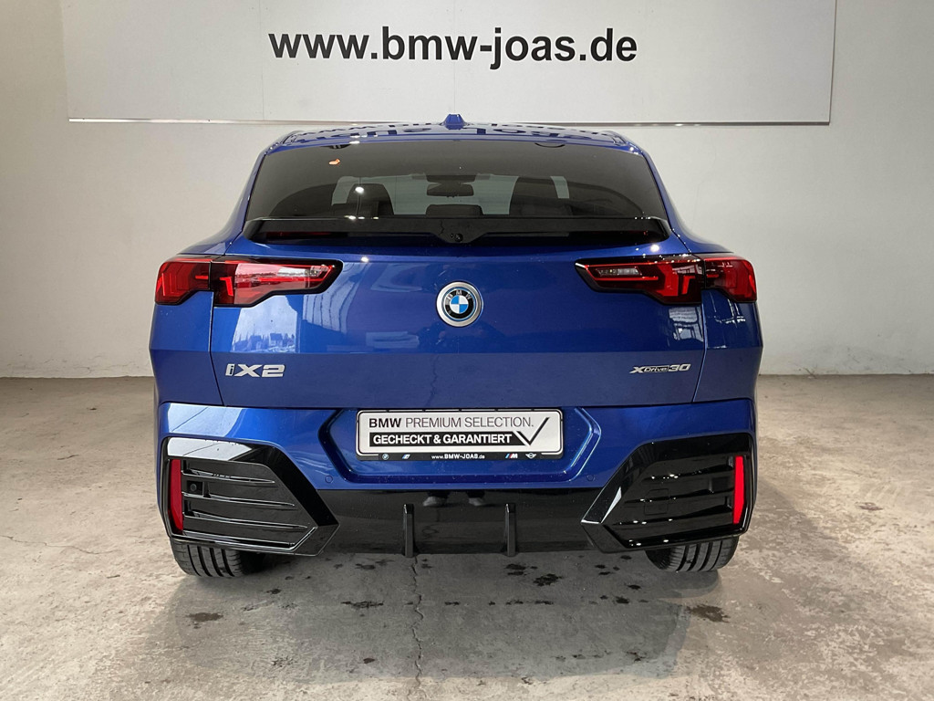 BMW iX2