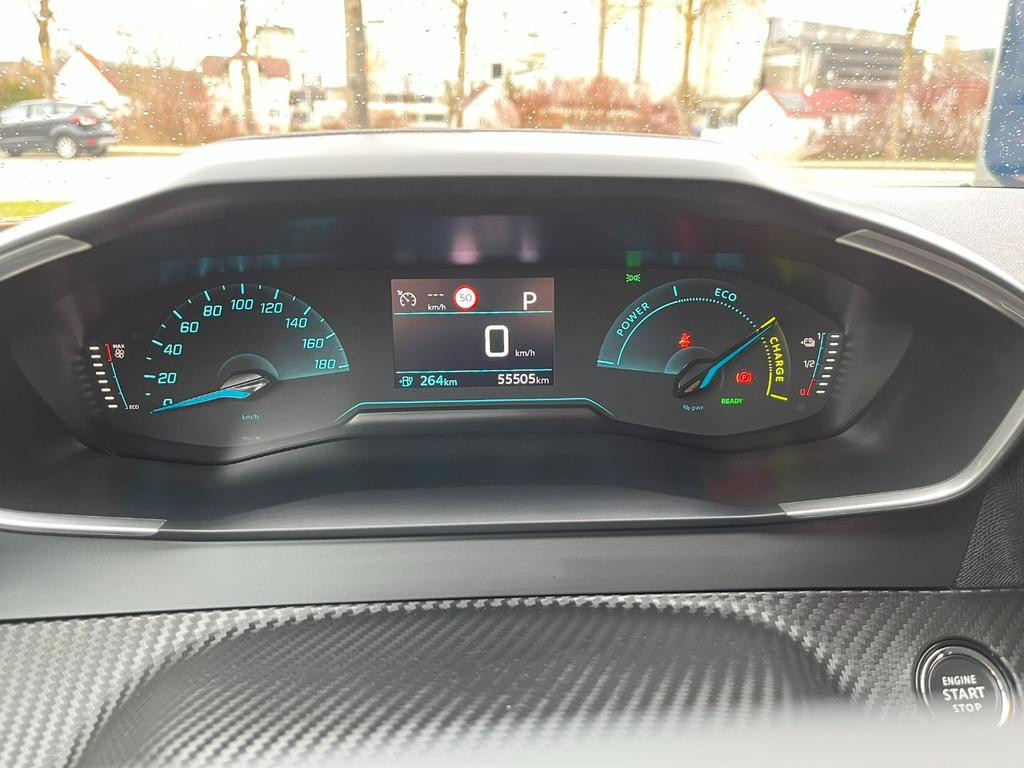 Peugeot e-2008