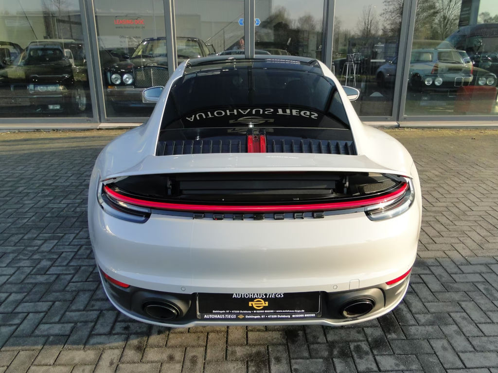 Porsche 992