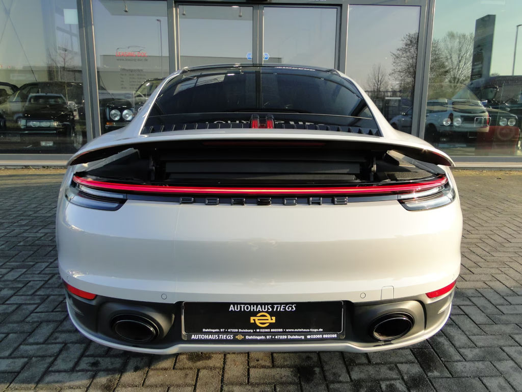 Porsche 992