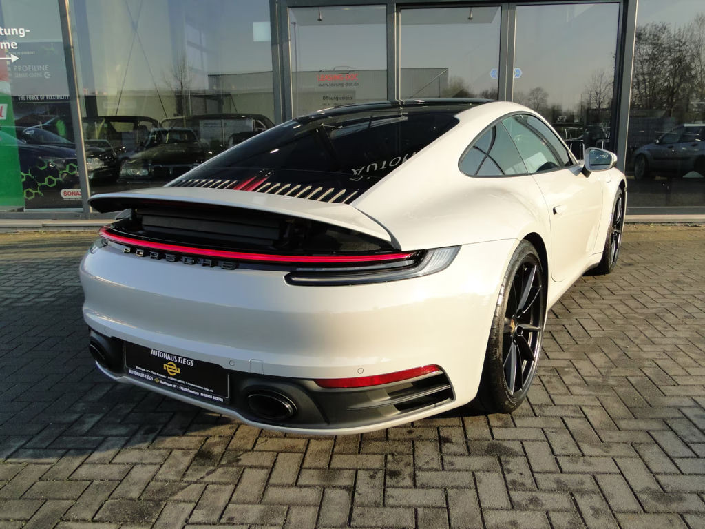 Porsche 992
