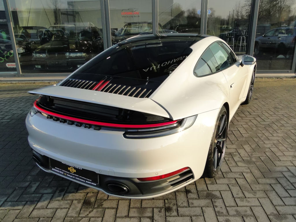 Porsche 992
