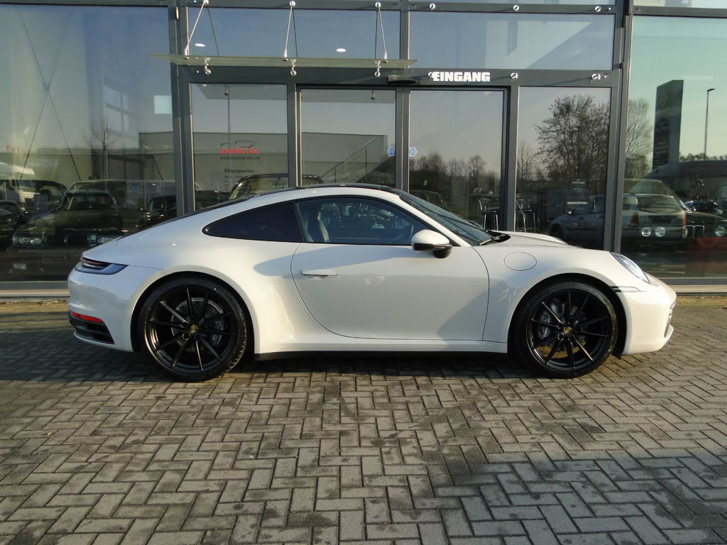 Porsche 992