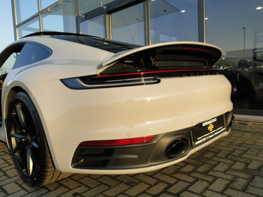 Porsche 992