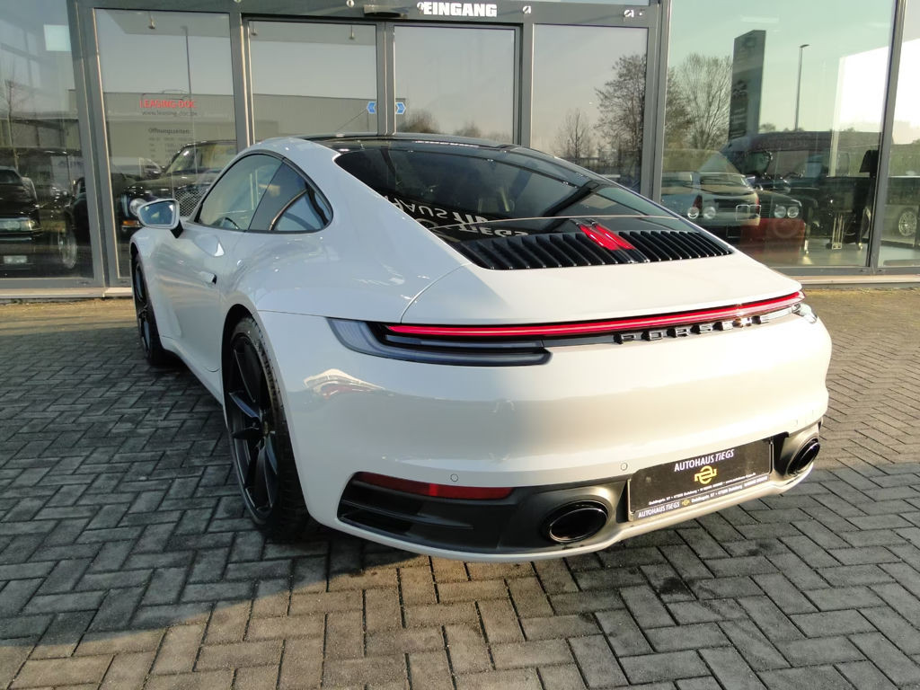 Porsche 992