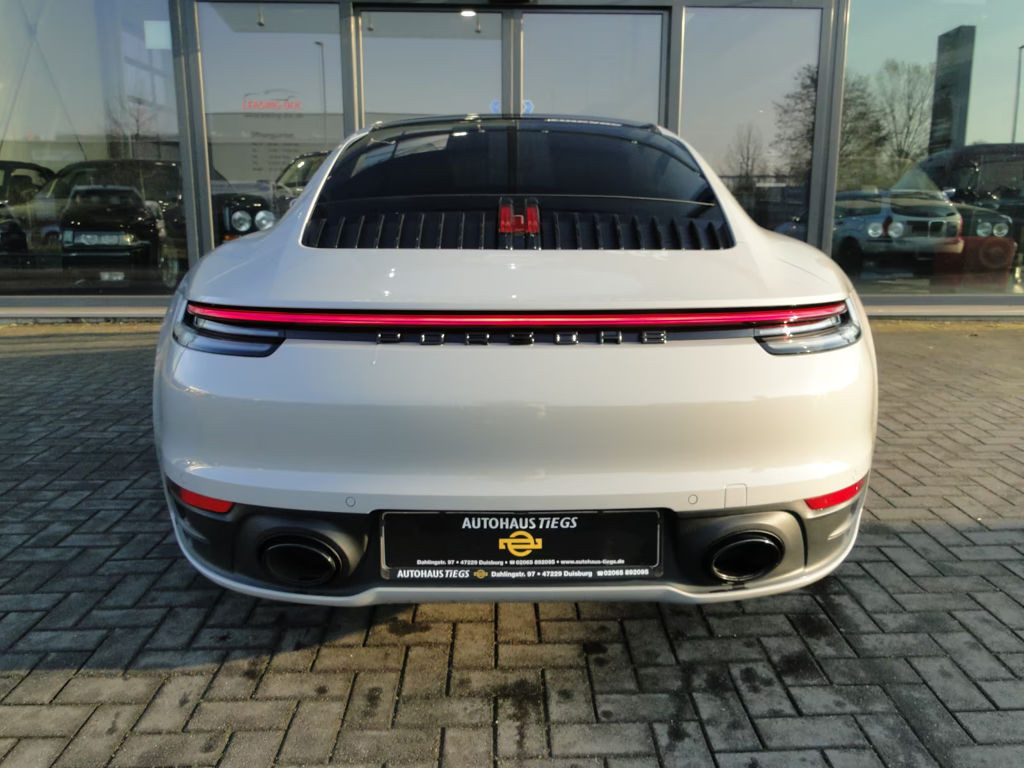 Porsche 992