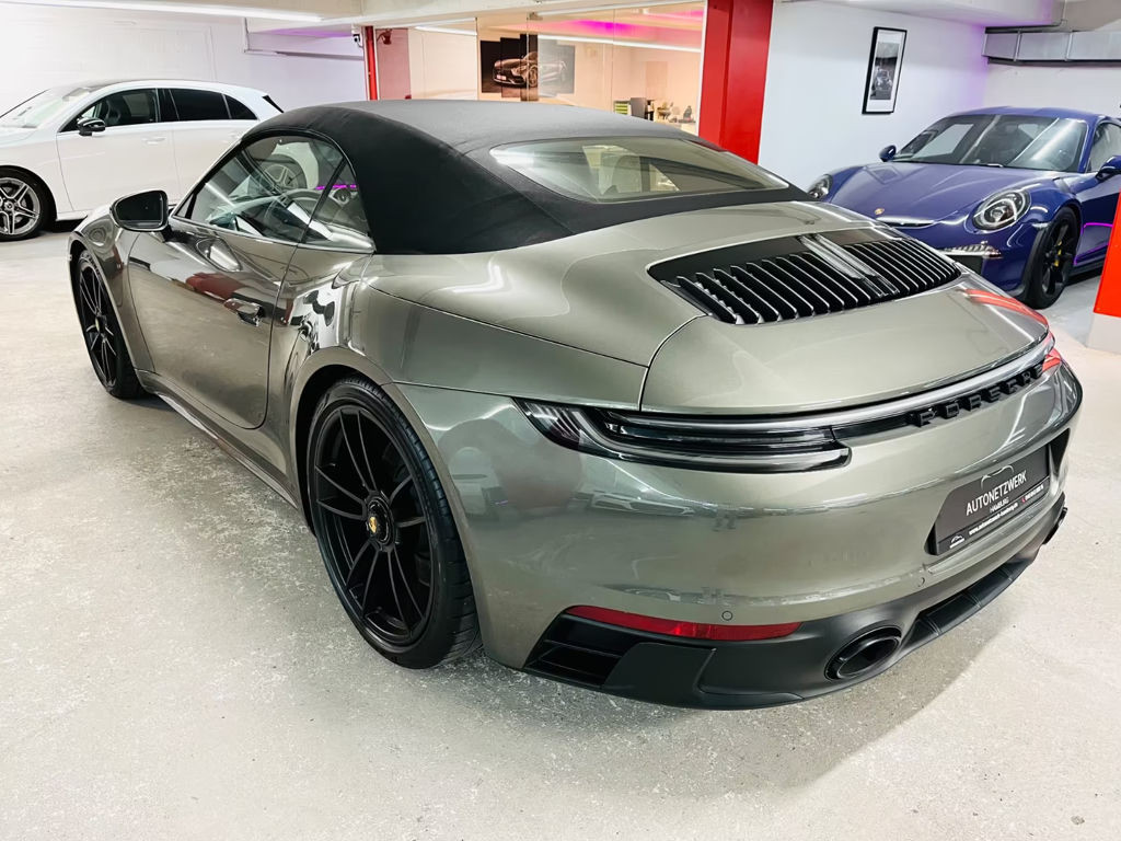 Porsche 992