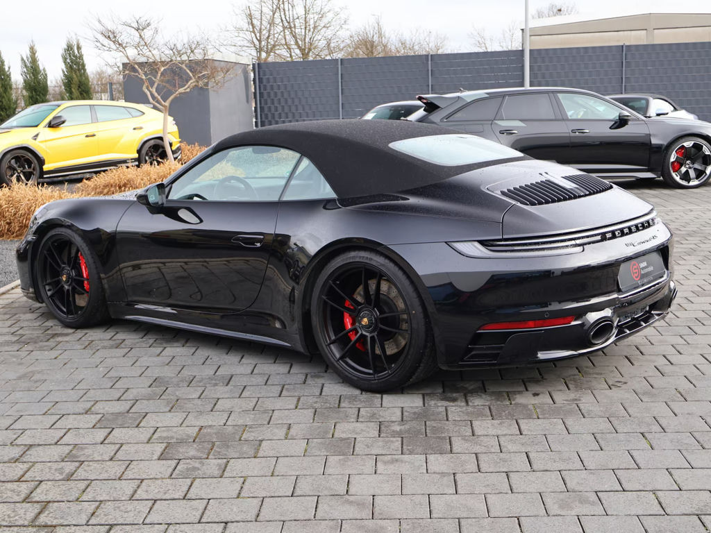 Porsche 992