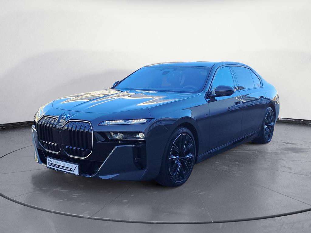 BMW i7