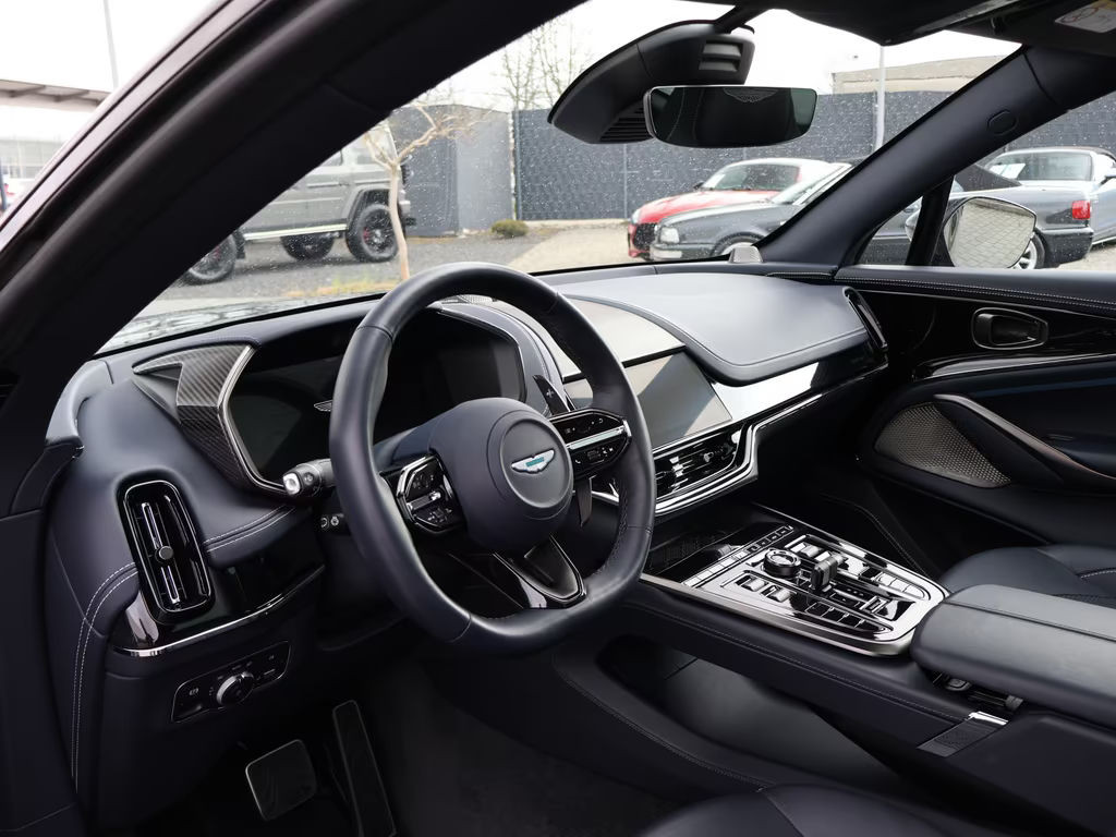 Aston Martin DBX