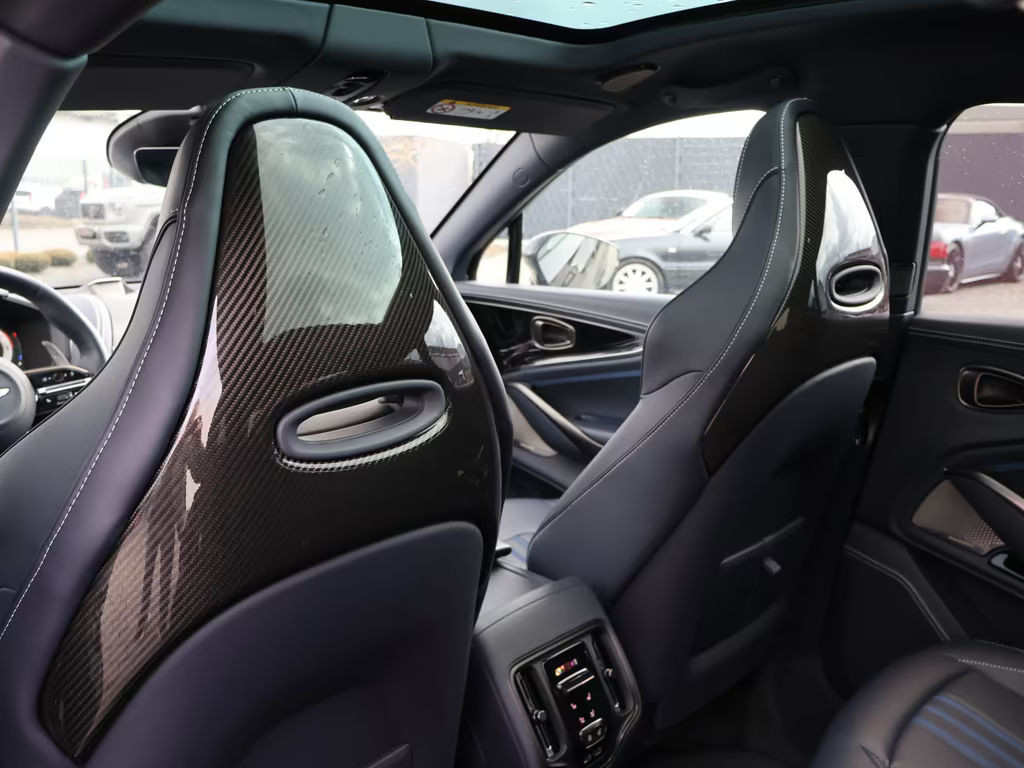 Aston Martin DBX