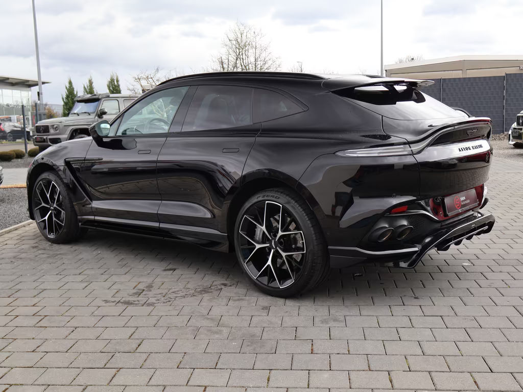 Aston Martin DBX