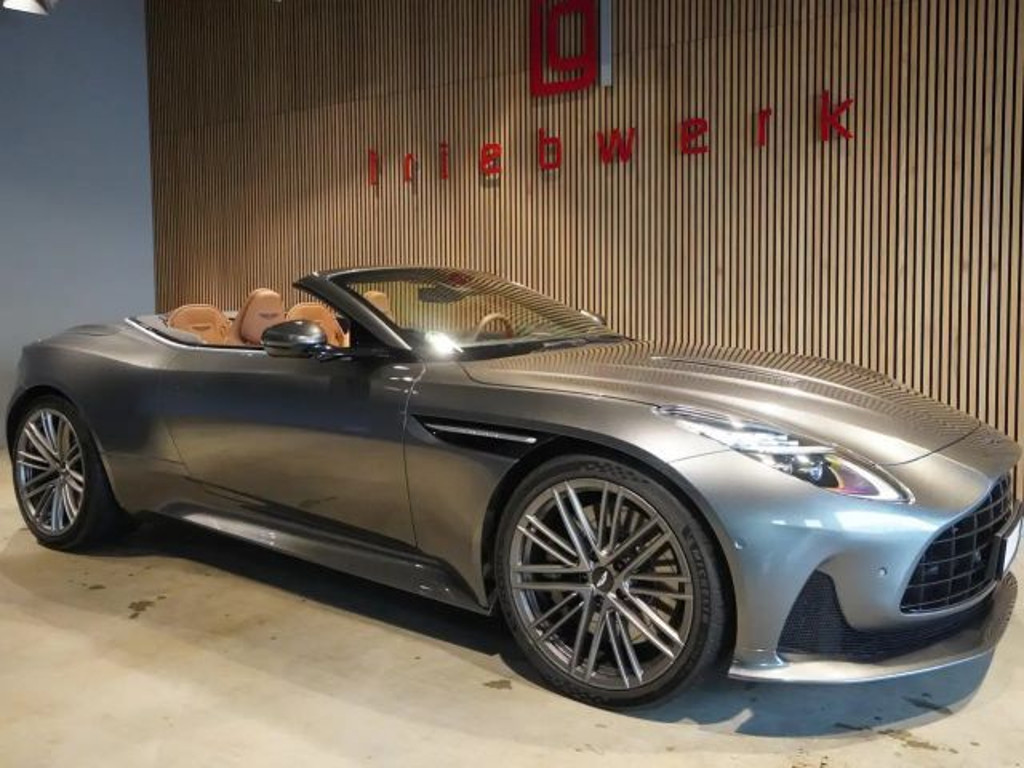 Aston Martin DB12