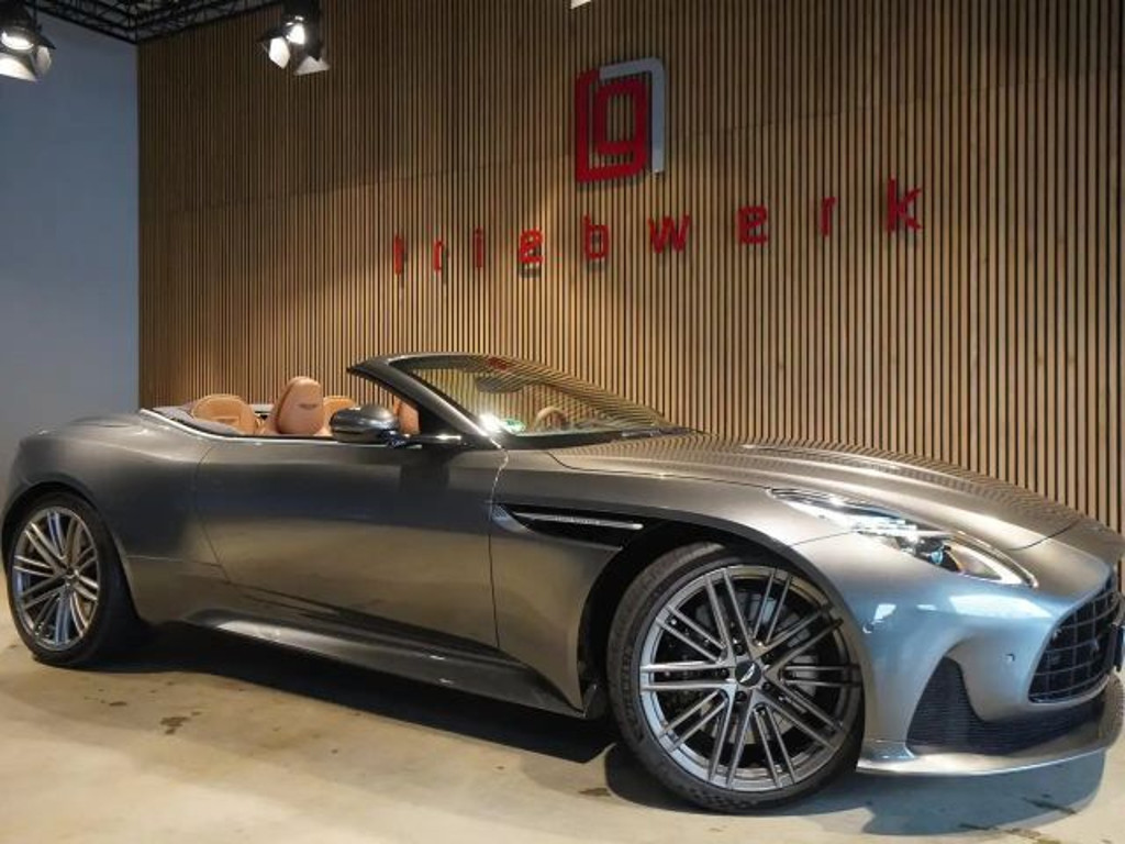 Aston Martin DB12