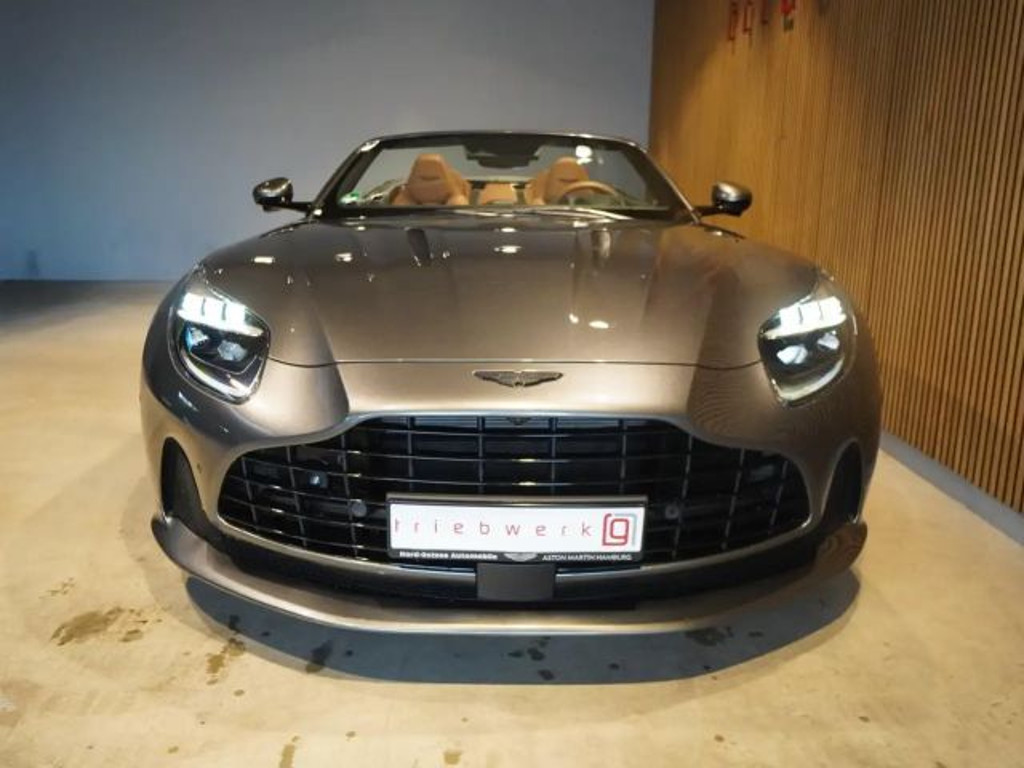 Aston Martin DB12