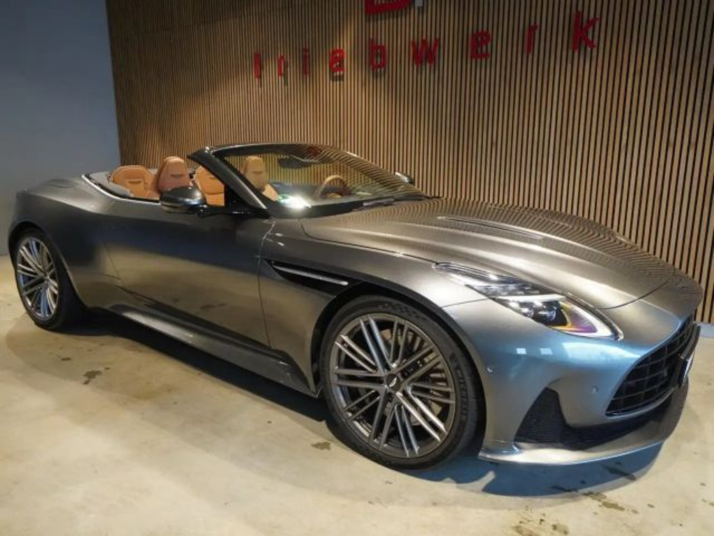 Aston Martin DB12