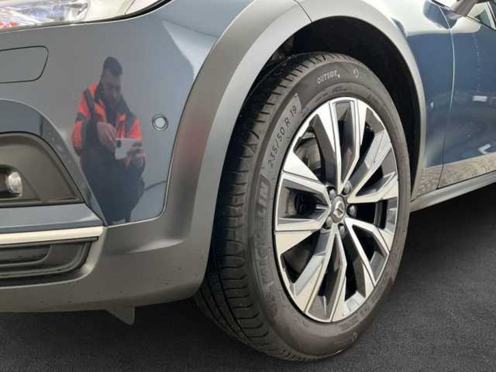 Volvo V90 Cross Country