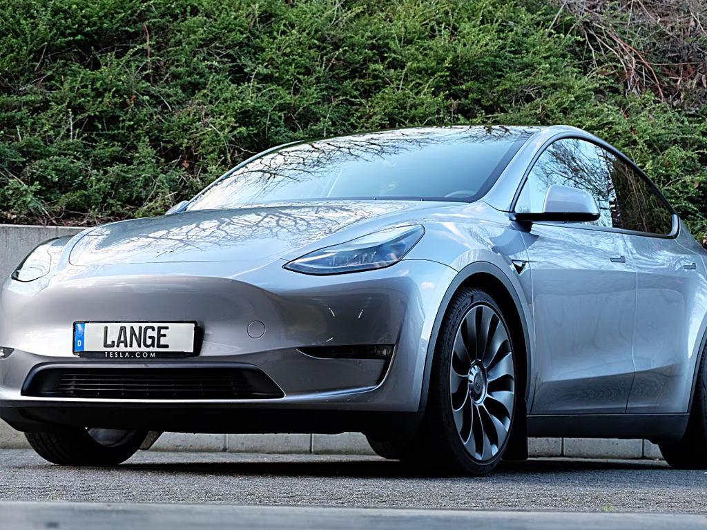 Tesla Model Y Performance Dual Motor AWD