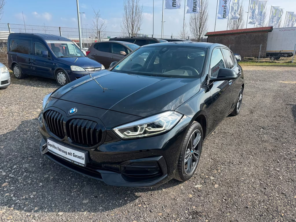 BMW 1 Serie 116 Sport Line Sedan 116d