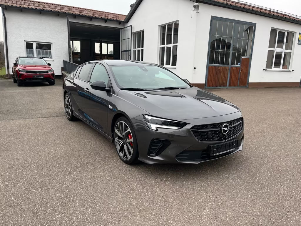 Opel Insignia B GSi 4x4 Recaro/LED/Navi/SHZ/Kamera
