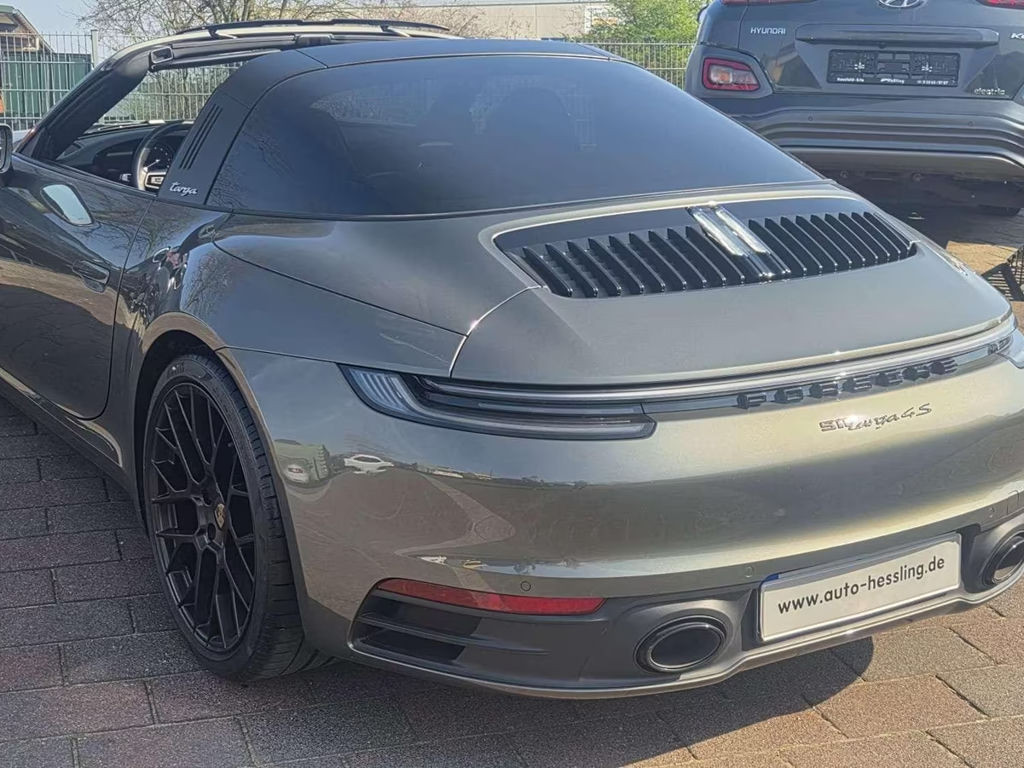 Porsche 992