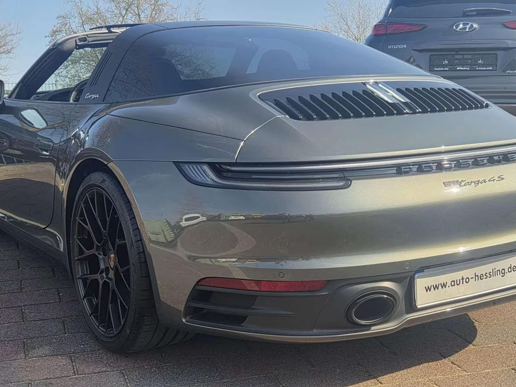 Porsche 992