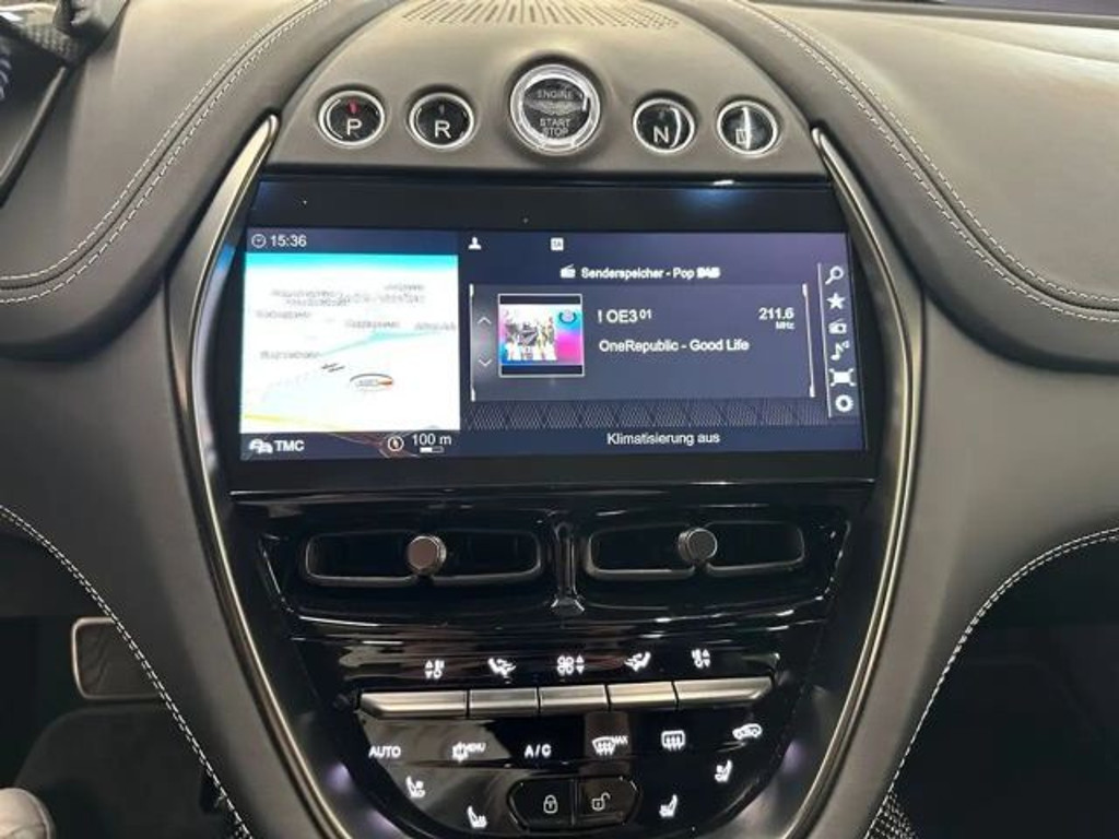 Aston Martin DBX