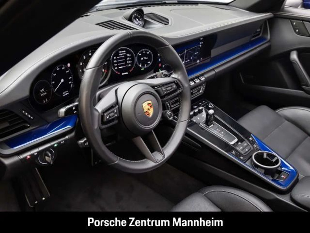 Porsche 992 GTS Cabrio Carrera