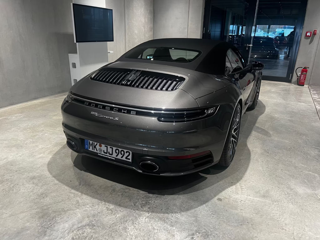 Porsche 992