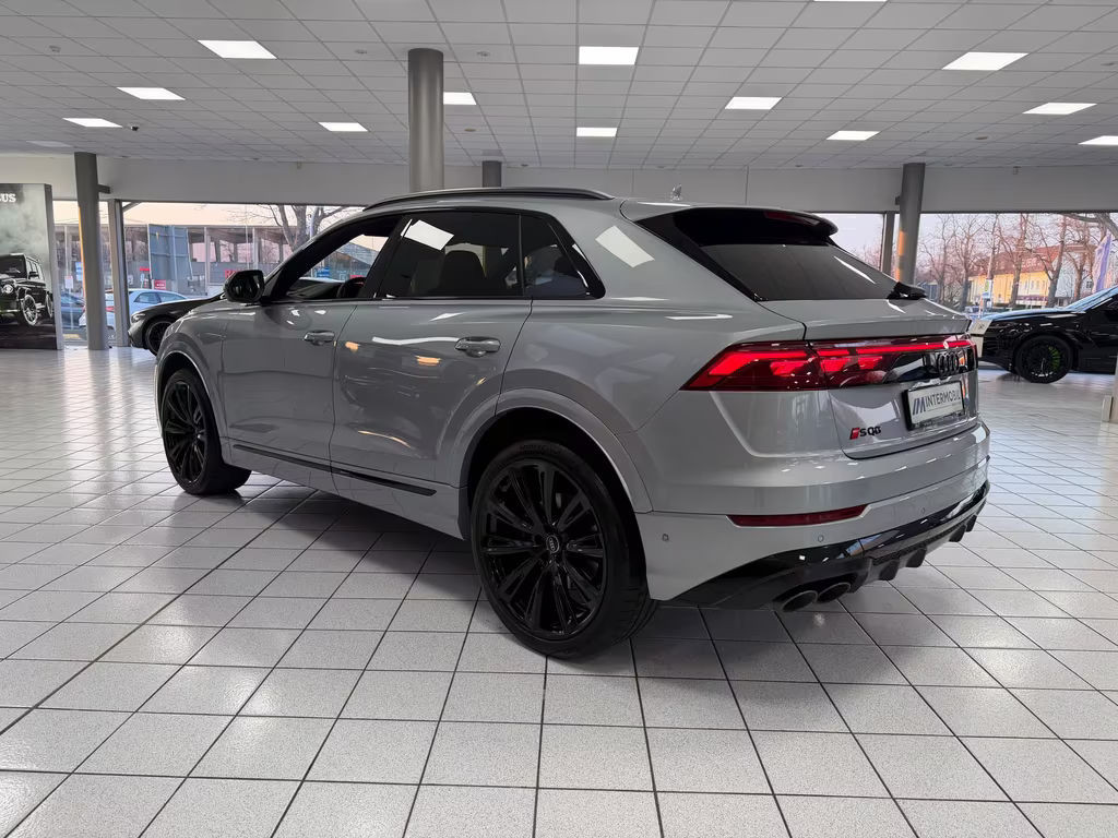 Audi SQ8