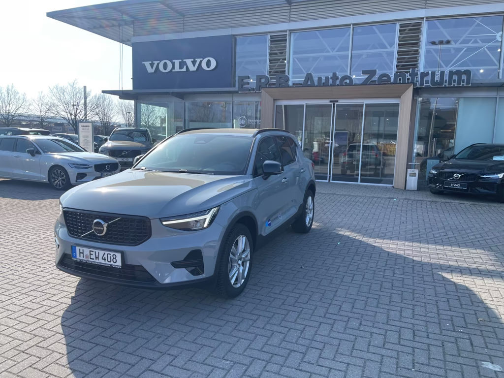 Volvo XC40 Plus Dark